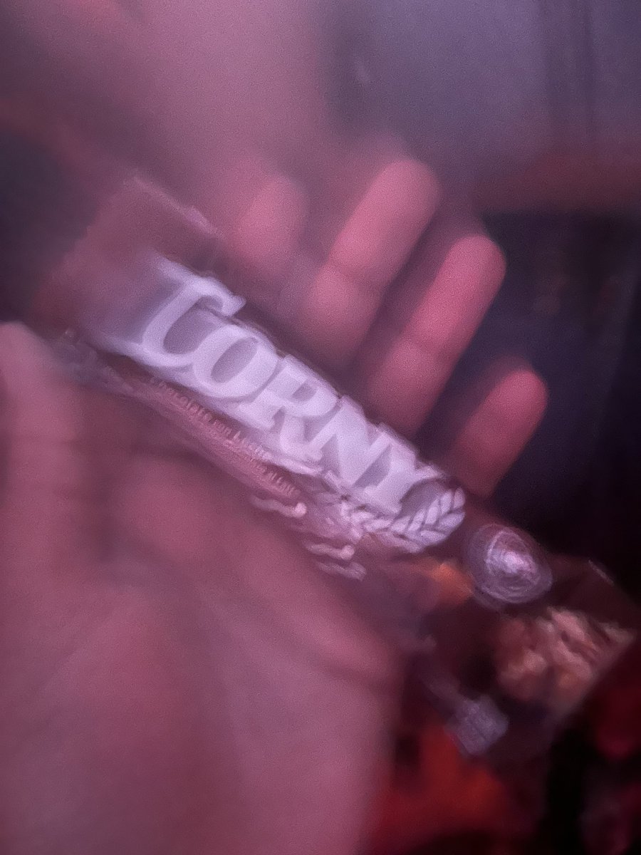 AND AND AND I CAUGHT THE CHOC BAR SONG THREW DURING HIS SOLO 😭😭😭😭😭😭😭

WHO DID I PRAY TO TO GET THIS LUCKY?????? LIKE HELLO??????

#iKON_TAKEOFFinFLORENCE