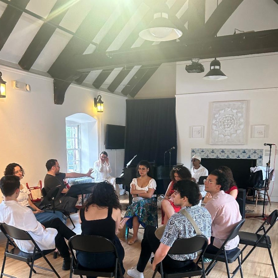 Bomba is INDOORS tonight! 

Join this gorgeous, talented cast for live music and dancing inside the Old Stone House’s Great Room at 7 PM!

Masks will be encouraged but not required. The Great Room is up two sets of stairs. We’ll see you at 7! 

#pipertheatre #bombaandthecoquí