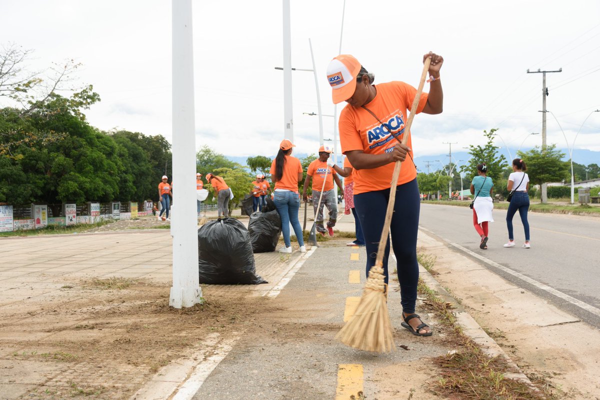 GustavoAroca's tweet photo. Esta es la gente que te quiere y respeta Chiriguaná.
Queremos mantenerte limpia, y ante todo generar sentido de responsabilidad y orgullo cívico en la comunidad. https://t.co/GTDuSYivGI