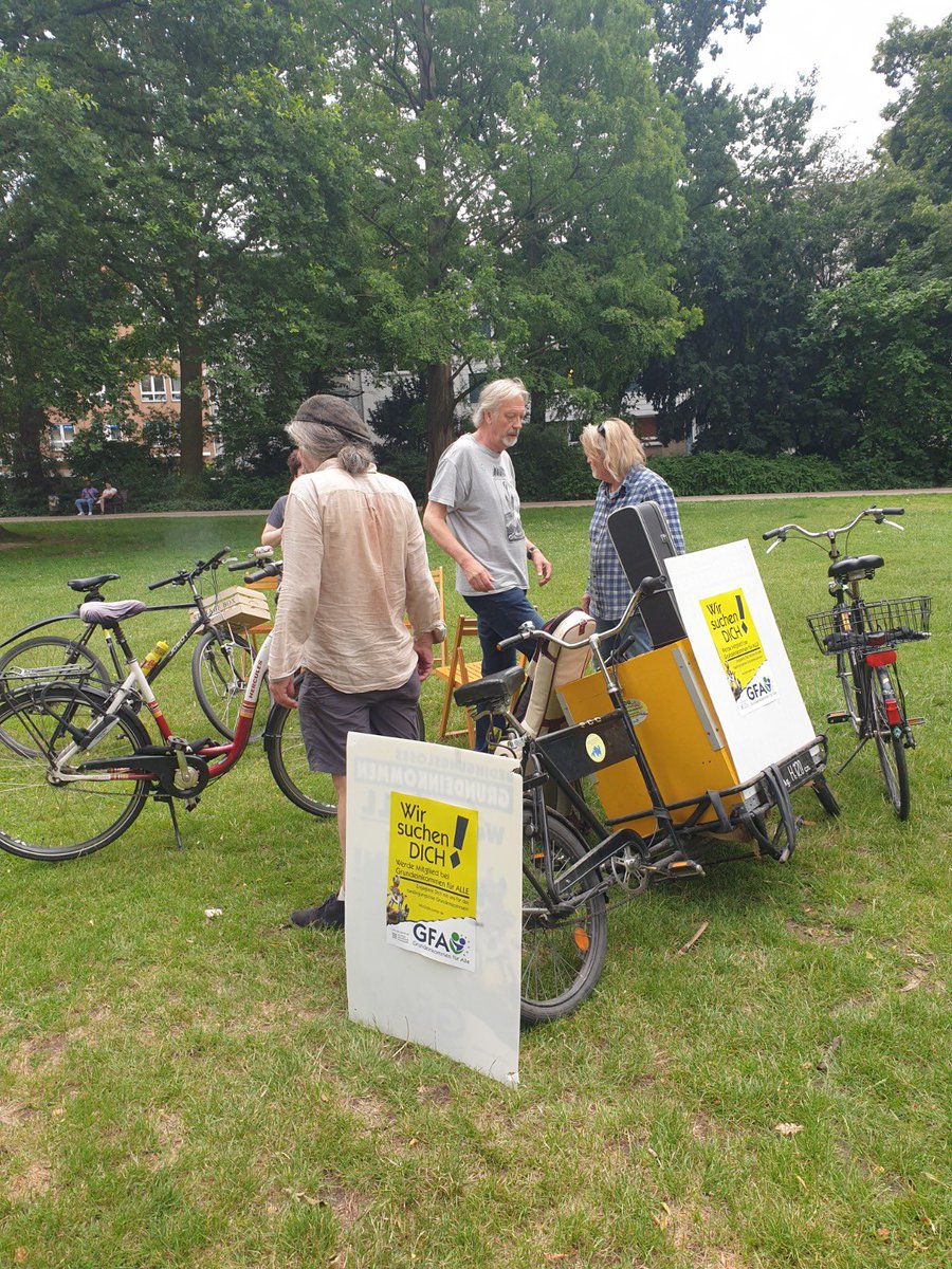 AlleGfa's tweet photo. Moin,

heute Nachmittag waren wir in der Bremer Neustadt im Centauren Park unterwegs. Wir haben gemütlich musiziert und auf uns aufmerksam gemacht. Denn wir suchen neue Mitglieder aus ganz Deutschland. Bei uns zahlst du keine Mitgliedsbeiträge. 

https://t.co/wHNJA8RCSd https://t.co/gLlSa0rWYn