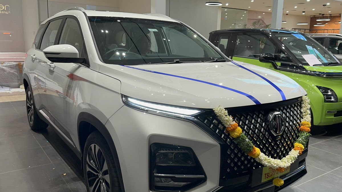 PraveenNavar's tweet photo. Breaks Failed - MG Hector - Brand New Car 2023 - Missed Accident @MGMotorIn @MGSupportIndia @rajeev_chaba - Plz address my issue

The 3 pictures are from Showroom to Temple to Back2 Service Center in less than 24hrs.

After 4 days diagnosis, they confirm it’s electrical failure. https://t.co/BEmfjZQ7u3