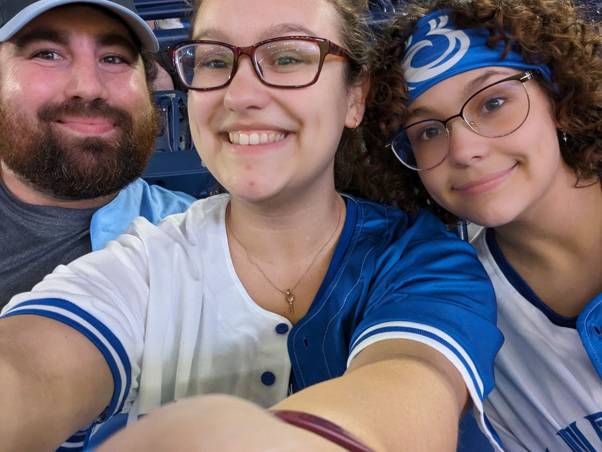 BaileyannMango's tweet photo. go blue jays !! 
#nextlevel
@BlueJays https://t.co/k9hlxFUQHH