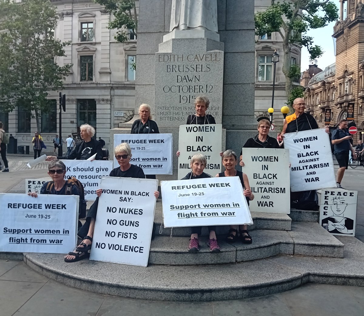 Nine of us tonight for our @WiB_London vigil, focus on support for those fleeing war and seeking refuge . @newsaboutwomen @JRSUK @WestminsterJP @caritas