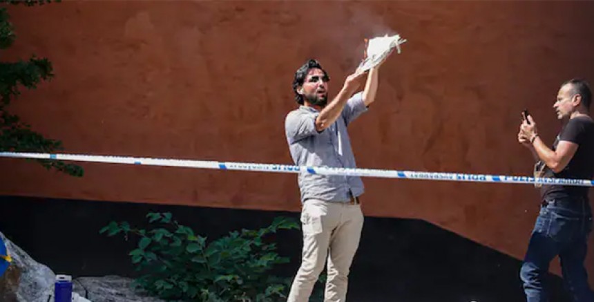 İsveç yine bir şerefsizin Kur'an-ı Kerim'i yakmasına polis koruması eşliğinde izin verdi. 
Bu şerefsizliği yapan kişiler bir tarafa devlet olarak buna ortam hazırlayan İsveç hükümetini kınıyor, Sn <a href="/tcbestepe/">T.C. Cumhurbaşkanlığı</a> 'mızın İsveç'in NATO'ya girmemesi kararını sonuna kadar destekliyorum.