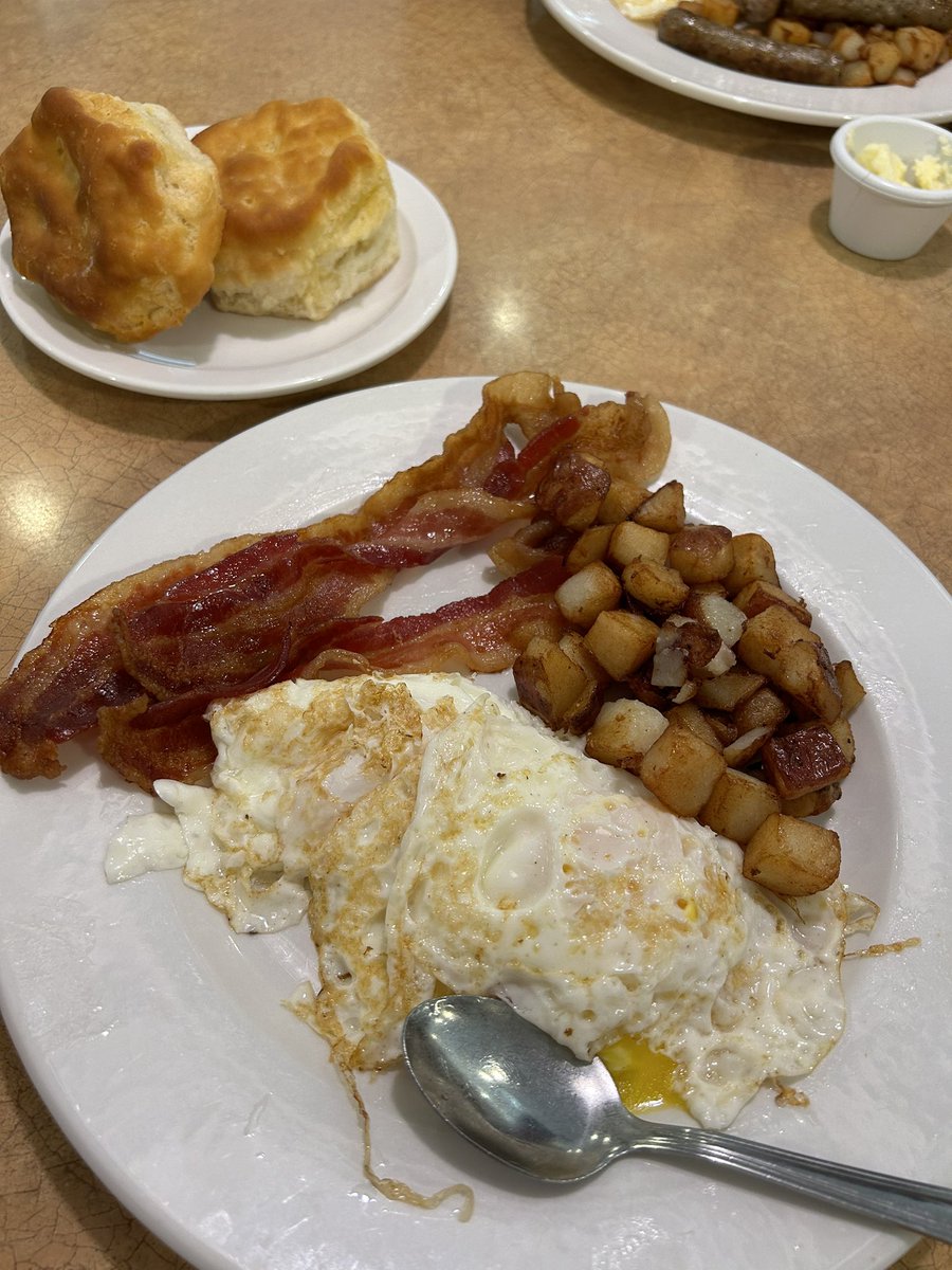 Breaky with my Pop was tasty! 🙃 #breakfast #BobEvans