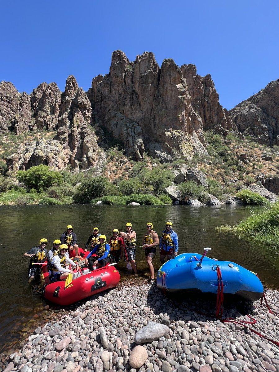 TucsonFireDept's tweet image. WATER WEDNESDAY 💦👩‍🚒🛶 Members of the #TucsonFire Technical Rescue Team (TRT) are on the Salt River this week training for water rescues ahead of our monsoon season. This invaluable training means #TFD will be ready for anything once the rain begins to fall #technicalrescue