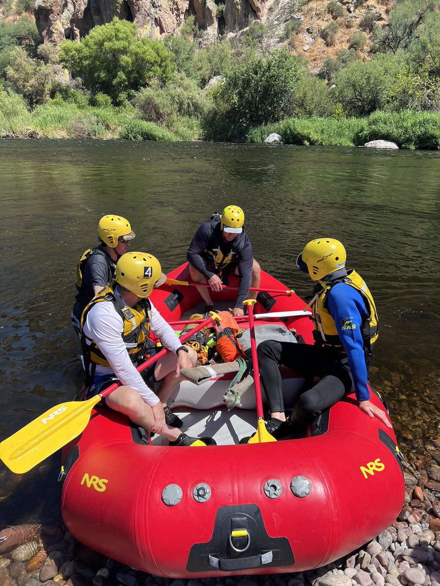 TucsonFireDept's tweet image. WATER WEDNESDAY 💦👩‍🚒🛶 Members of the #TucsonFire Technical Rescue Team (TRT) are on the Salt River this week training for water rescues ahead of our monsoon season. This invaluable training means #TFD will be ready for anything once the rain begins to fall #technicalrescue