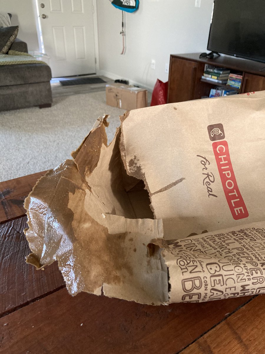 eluber_'s tweet image. Picked up chipotle because we don’t have time to prepare anything. Guess we just skip dinner tonight @ChipotleTweets unacceptable
