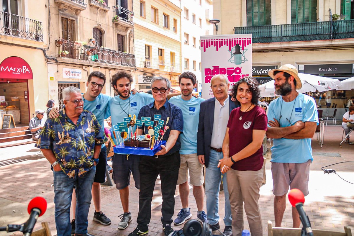 perdeterminar's tweet photo. Estimado Presidente @sanchezcastejon, nos encantaría entrevistarlo en nuestro programa con 11 años de recorrido y más de 200 invitados. Aquí unas fotillos y si hace falta cogemos #Ave @Renfe y le entrevistamos en @desdelamoncloa.  Sería ilusionante. Gracias! https://t.co/9bcqhDwUXC