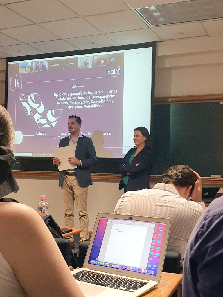 Sesión del Diplomado de Protección de #DatosPersonales por el <a href="/CESIP_ITEI/">CESIP_ITEI</a> con la #Comisionada del <a href="/INAImexico/">INAI</a> #NormaJulietadelRio en <a href="/UPGdl/">Universidad Panamericana Guadalajara</a>