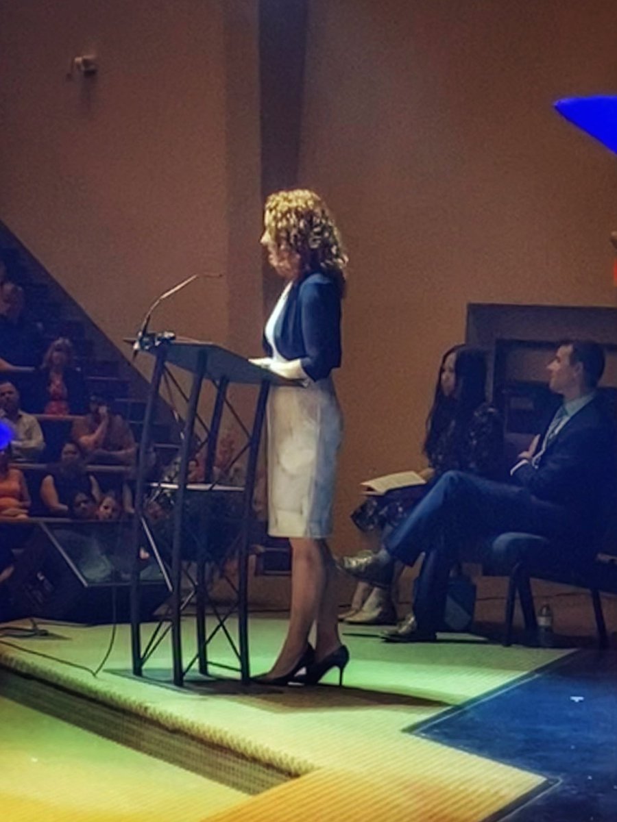 Honoured to have been able to offer greetings from @Tracy_Barill and Senior Administation at today's <a href="/StMaryCSS/">St Mary CSS</a> Graduation. Congratulations to the class of 2023! 👏🎓👏🎓👏