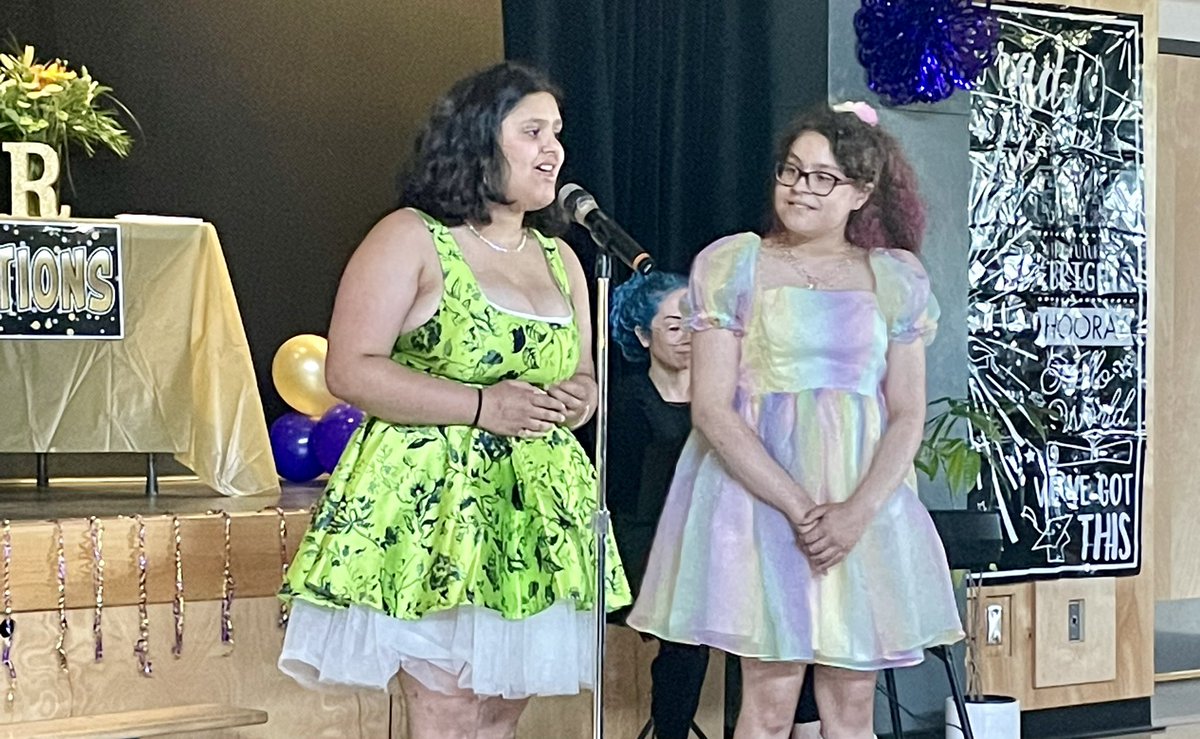 MPJulian's tweet photo. Congratulations to the #Classof2023 at Fraser River Middle School in #NewWestminster! π
May your future be filled with adventures and joy in learning at New Westminster Secondary School! #NewWest #Hyack https://t.co/Chu6xtLqrs