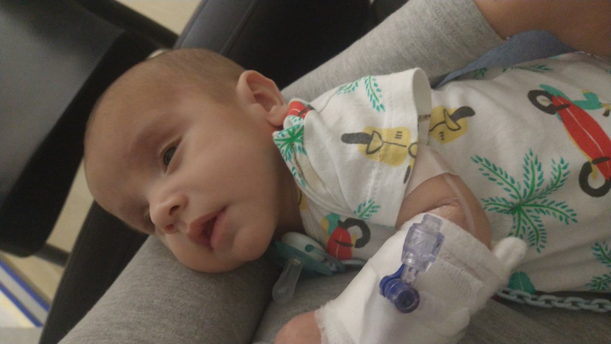 Hilario enfrentando dos infecciones juntas por favor recen por mí bebé.