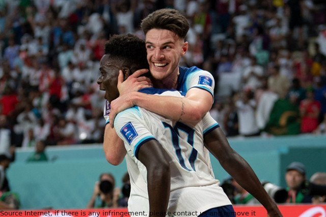 Chelsea splashes £106m on Enzo,
Arsenal's wild too with Rice &amp; Saka for £105m.
Meanwhile, you can get up to $20 in cash rewards just by clicking! 💰
Check it out here: freelink.space/QSD53S 

#FootballFrenzy #CashBonanza #TEMUApp
