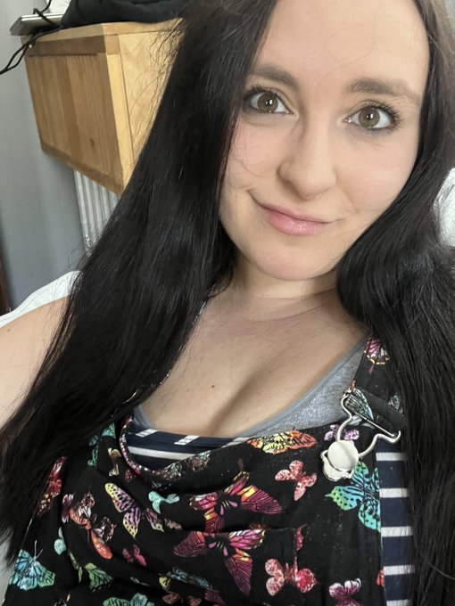 I&rsquo;m trying to build my instagram up !! It&rsquo;s sad right now ! Come be a doll and go give me a follow !