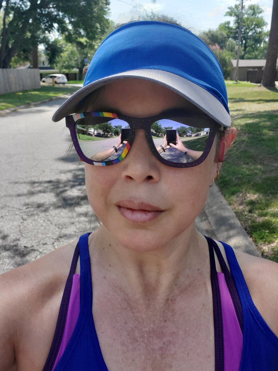 beauxbeautyblog's tweet image. Hot af. Went for a run, then mowed some grass. 🏃🏻‍♀️ #Running #NativeRunner #CaddoTerritory #NatchitochesParish #Louisiana