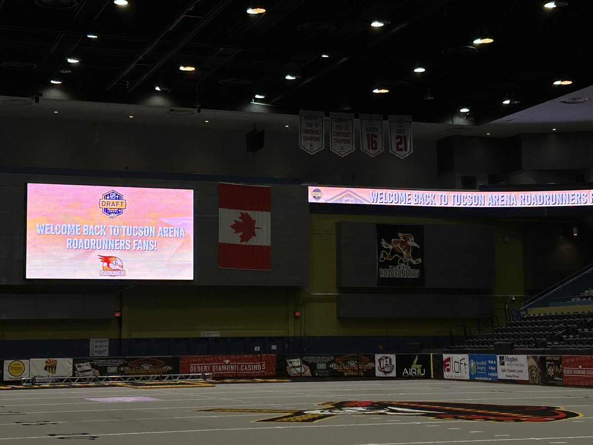 DavidKelly1290's tweet photo. We are here at #Tucson Arena for #NHL Draft Party.

1st LIVE remote.

Let us know your hockey story.

When you started watching, if you watch at all, when was your first NHL game.

Call or text (520) 848-1290. https://t.co/9pU0NLDdox
