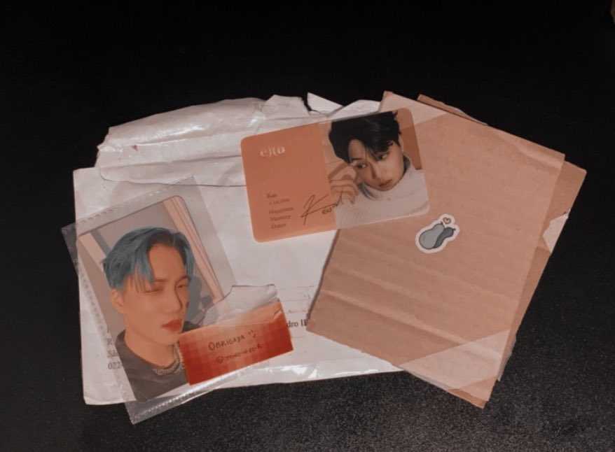 dprcrisis's tweet photo. 🪩feedback super positivo pra @jonginvoir que me vendeu o kai obsession! muito obrigada 🥰💚 https://t.co/YjpzbCOwd6