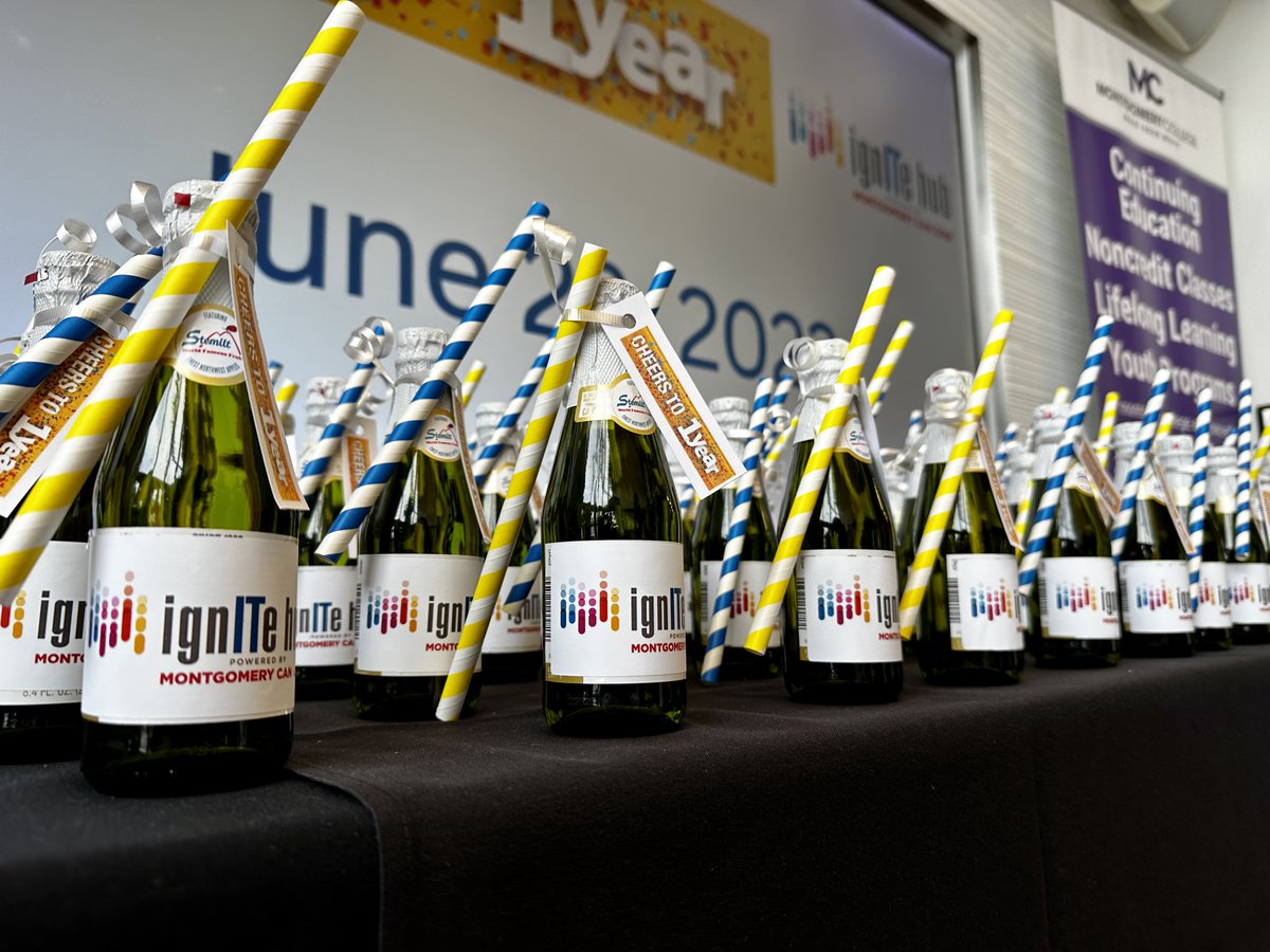 MontCoExec's tweet photo. It has been 1 year since we launched ignite Hub at @montgomerycoll. I want to thank our partners for helping us expand tech hubs in Montgomery County to help us develop the workforce which will spur economic growth and development. This hub is off to a great start!
#ignitehub https://t.co/YNJY2oFrVh