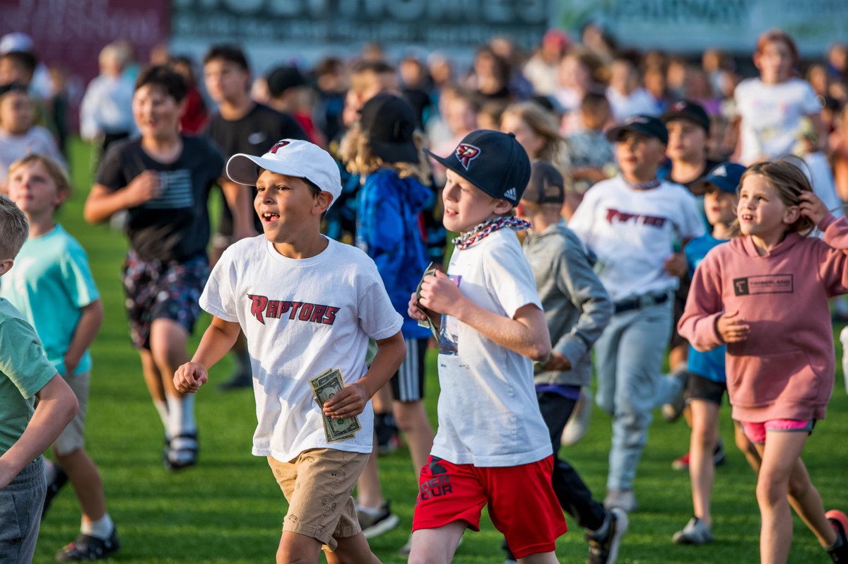 RRaptorsBB's tweet photo. Here are a few πΈ from last night's Dash for Cash! Thank you @iQcreditunion for making this possible for the kids πͺπ°
#GoRaps // #SWWAhometeam https://t.co/TtmjTV7bDb