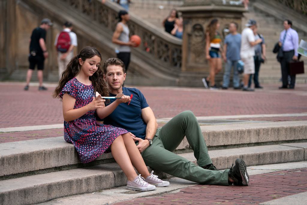 RenewManifest's tweet photo. The #Manifest watch party for episode 1x04 “Unclaimed Baggage” starts in 1 hour! Get ready to stream on Netflix! Use #ManifestSpinOff in your tweets! ✈️ https://t.co/SWxrbIih1k