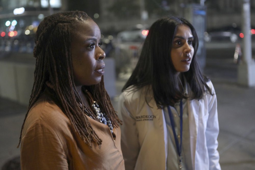 RenewManifest's tweet photo. The #Manifest watch party for episode 1x04 “Unclaimed Baggage” starts in 1 hour! Get ready to stream on Netflix! Use #ManifestSpinOff in your tweets! ✈️ https://t.co/SWxrbIih1k