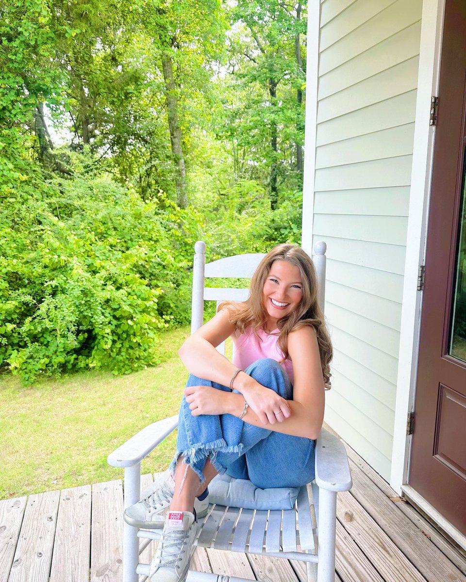 #MEETEXEC 

Meet our Membership Director, McKenna Williams!! 💗

Hometown: Winchester, Virginia 
Major: Social Work