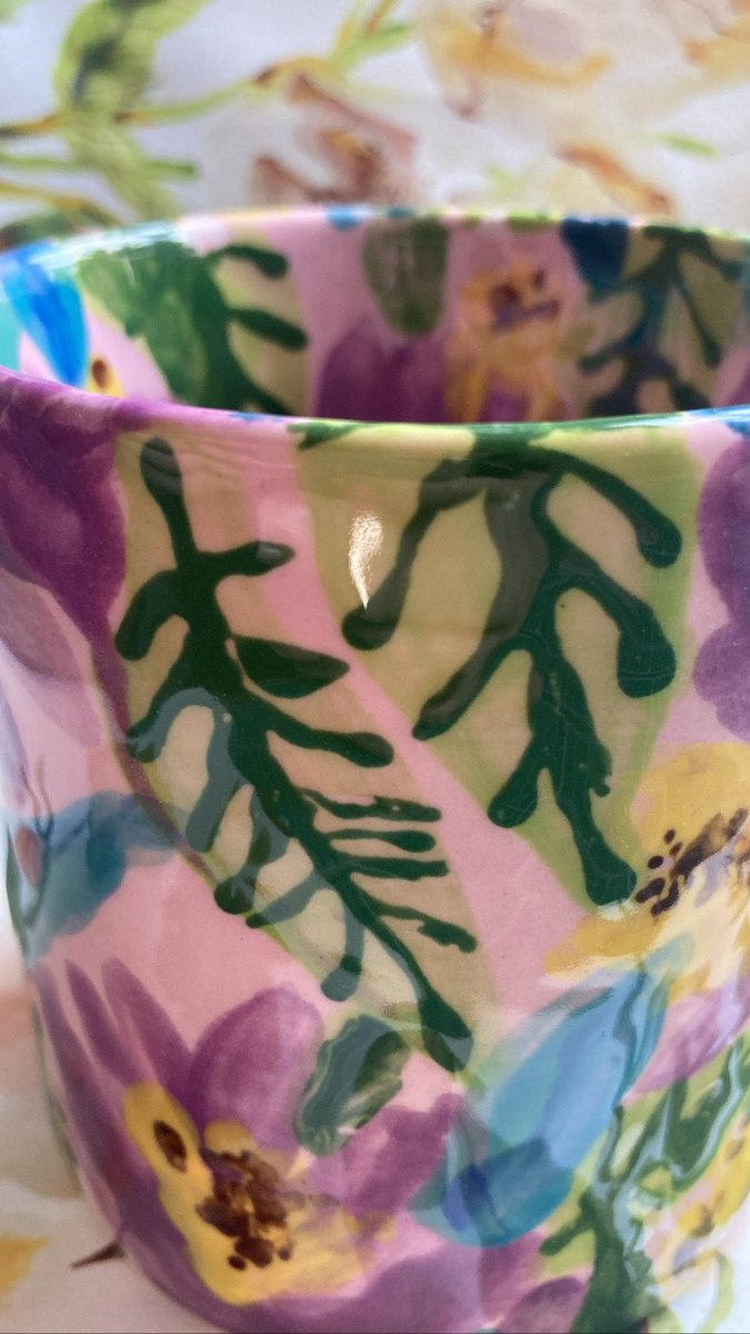 BITSIFIND_'s tweet photo. Getting up close and personal with some #bitsifinduglypottery ๐ชฒ๐ฆ๐ฟโ๏ธ really hoping to make some more pretty pieces this month ๐ฆ๐ชฒ๐ hire me on https://t.co/hxRHSN8yRp for all your morning coffee needs ๐ชฒ๐๐ฟ๐ธ๐ #feelings #flowers #floopers #art https://t.co/FAPFW4Xvz9