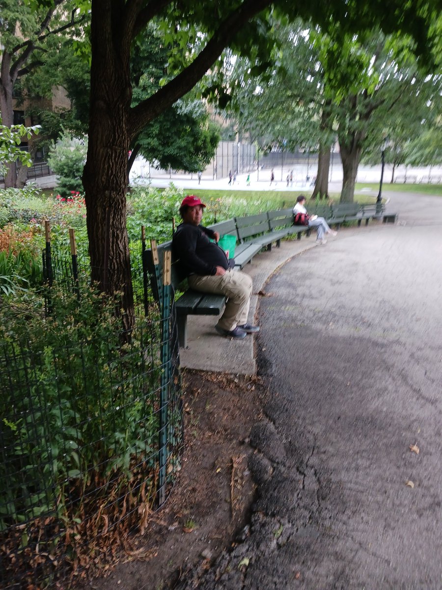 hazel_daughter's tweet image. These people are also affected. 

#Squirrel #squi