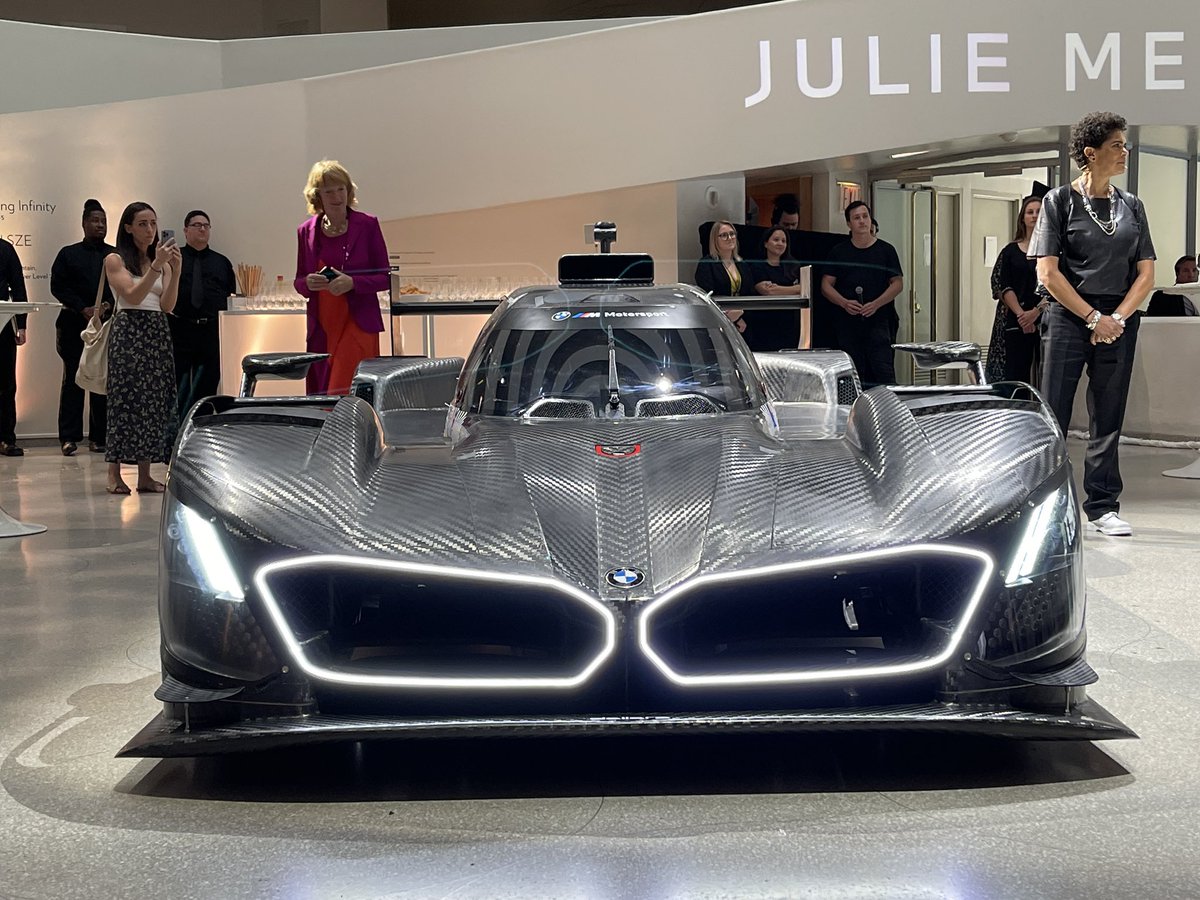 Jalopnik tweet media