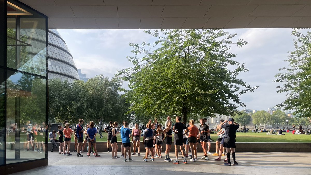 gauravdubs's tweet photo. Great weather, great people, great vibes. Had a great time catching up with the RunSoc crew today
(5.7km, 6’06”/km)

#running #runnershigh #runclub #runsocial #photography #summer #london #goodtimes #goodvibes #everywednesday #6pm #towerbridge https://t.co/wq6RebJ5aN
