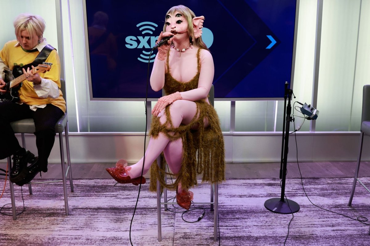 Melanie Martinez performing at @SIRIUSXM studios today in New York City.

📸: Jason Mendez