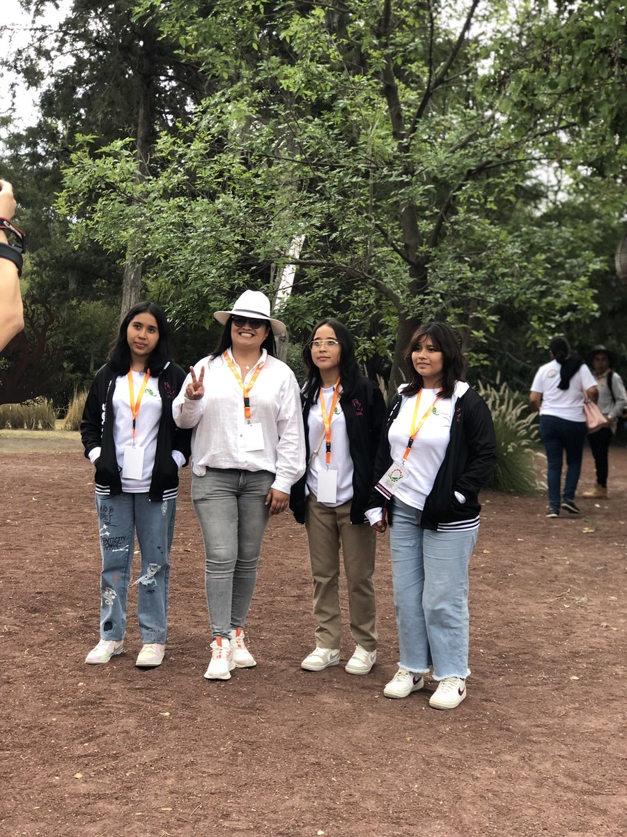CECyTEPUE's tweet photo. ¡Así se está viviendo la actividad rompehielo en Africam Safari Puebla!
Todos y todas disfrutando de esta gran zona de aventuras 🦁🐗🐒
#OrgullosamenteCECyTE
#ExploraTuCreatividad
#ViveElFuturoTecnologico
#SomosCecyte
#FamiliaCECYTE https://t.co/s37SGUsbx8