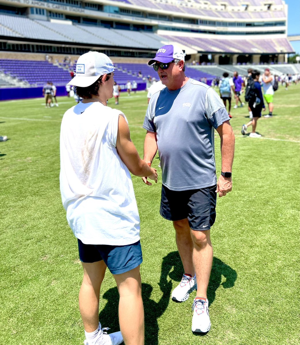 AustinBoothe15's tweet photo. @kylelemmermann1 @TCUFootball @TCU @JClarkHFB247 @tophskickers @dctf @FrogPreacher @FrogsOWar @drewdavison @HORNEDFROGFB @FrogRecruiting @BrandonHuffman Congrats @kylelemmermann1 - y’all are going to great things May play with or against each other one day! 

Go Frogs!  I’ll always be a #TCU fan no matter where I end up.  Famiky = alums &amp; grew up a frog

@CoachSonnyDykes &amp; the @TCUFootball staff are best of breed…CLASS ACT! 😈 https://t.co/GlcdXfBTOC