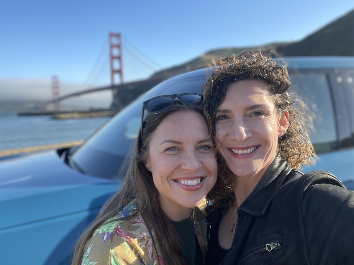 Ashlee_withanE's tweet photo. Why yes we did take our new @Rivian for a cute little photo shoot when we finally picked her up… wouldn’t you? 🥲🥰🌈

#ev #rivian #sf #goldengate #bayarea #inlove https://t.co/KtSos1ZZZd