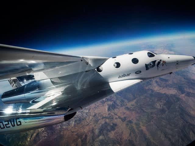 ToursLand_'s tweet photo. Buena noche viajeroo! 

Mañana será el lanzamiento del primer viaje comercial al espacio con Virgin Galactic.

El precio ronda entre los 450,000 dólares y serán 6 personas las que tendrán la oportunidad de viajar y ver lo que hay fuera de la atmósfera con el "Galactic 01". https://t.co/W7caEvTOW5
