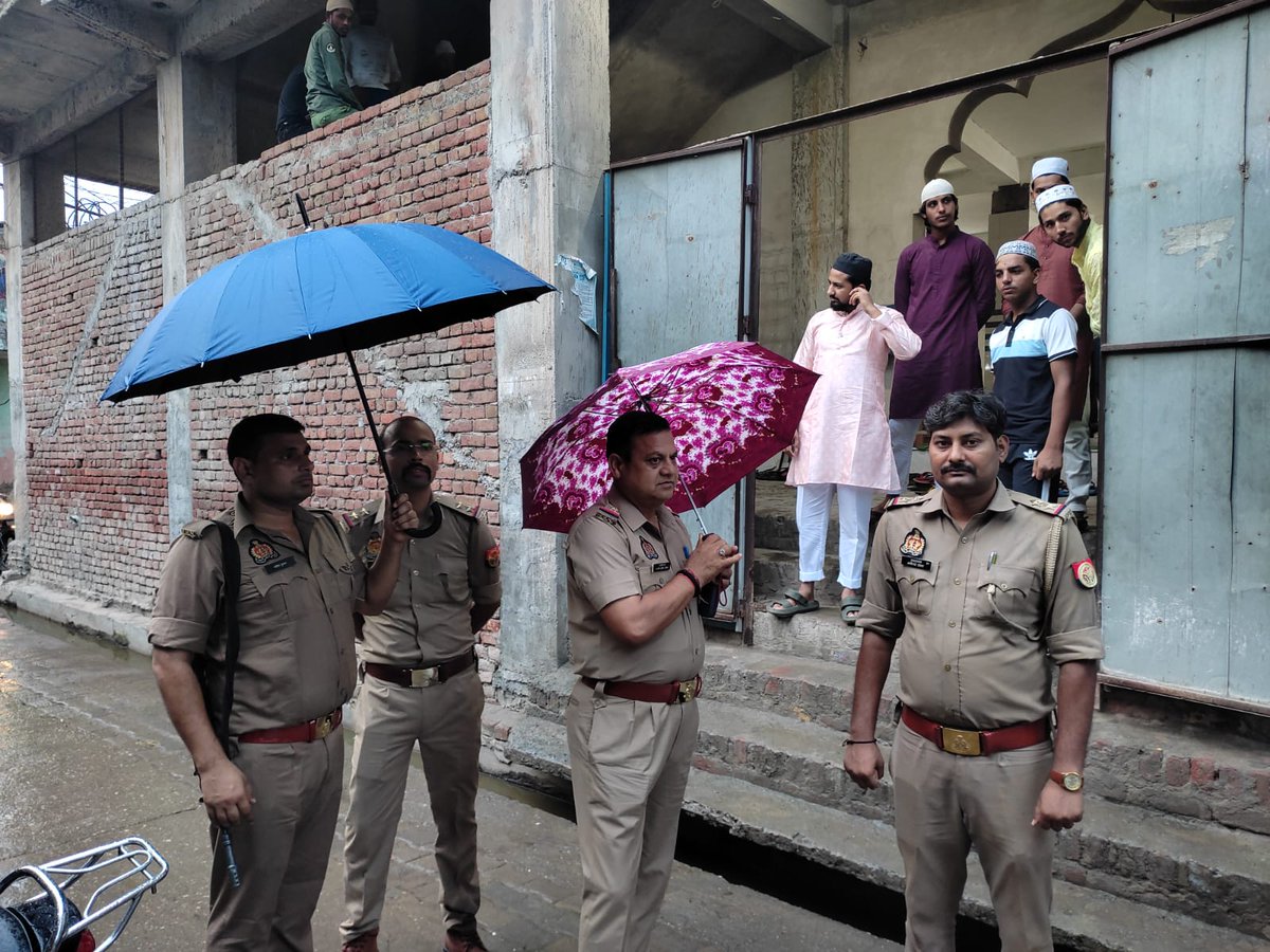 POLICE COMMISSIONERATE GAUTAM BUDDH NAGAR tweet media