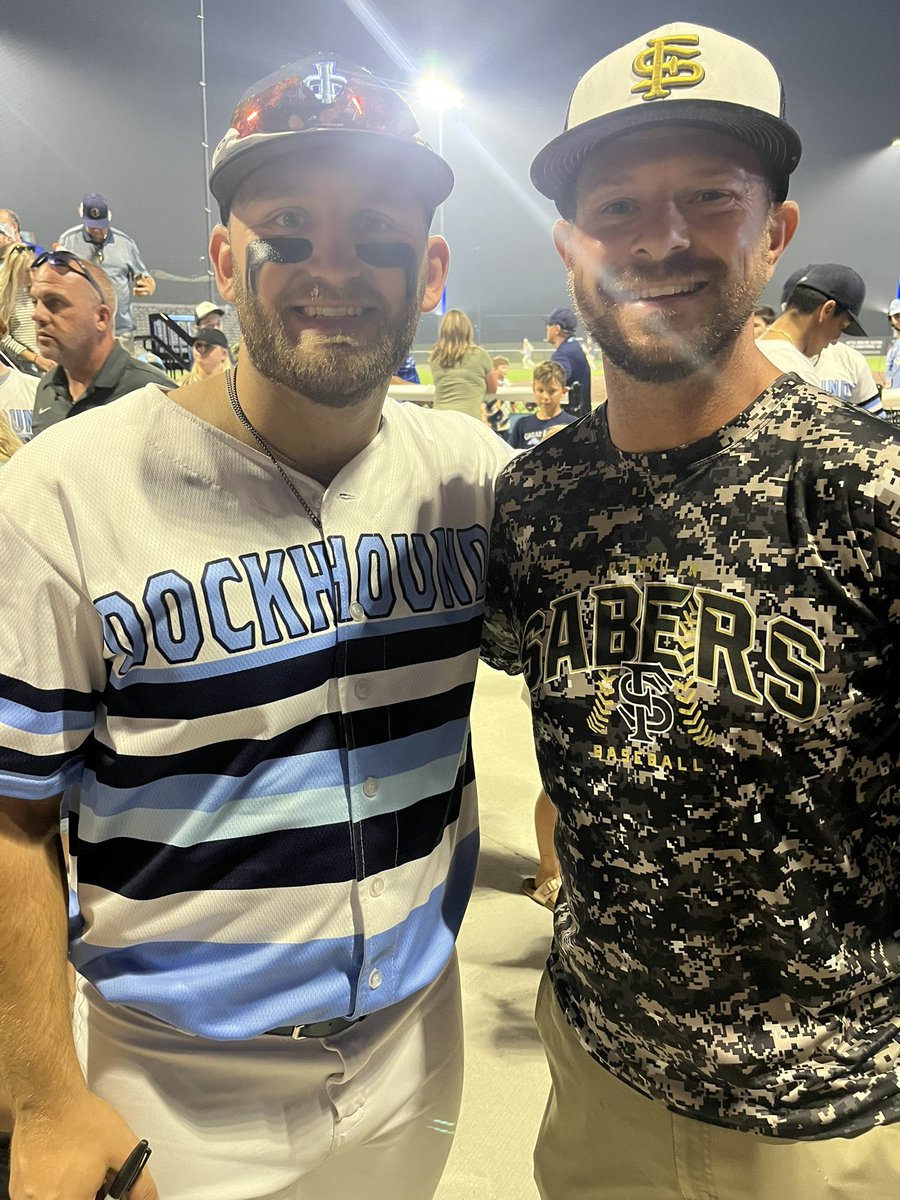 Great catching Alumni @aaron_simmons22 playing with @DockHounds tonight. Dude had 2 nice hits but also showed he can get it done on the mound throwing a scoreless inning. He is a fan favorite and carries himself with class. Way to make us all so proud!