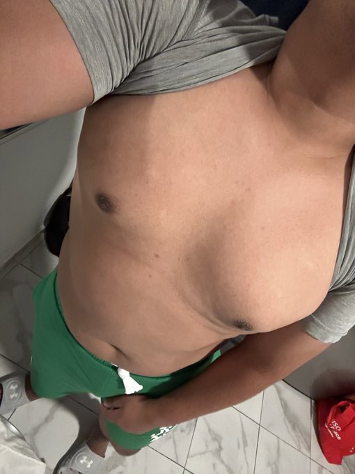 Chubby man ?? https://t.co/ksv4WUCAwA