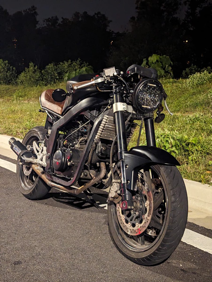 d3rhaka's tweet photo. Sikit lagi nak ejas. Cukup taim aku mesti jual punya hahahahaha https://t.co/brWUAhXZRN