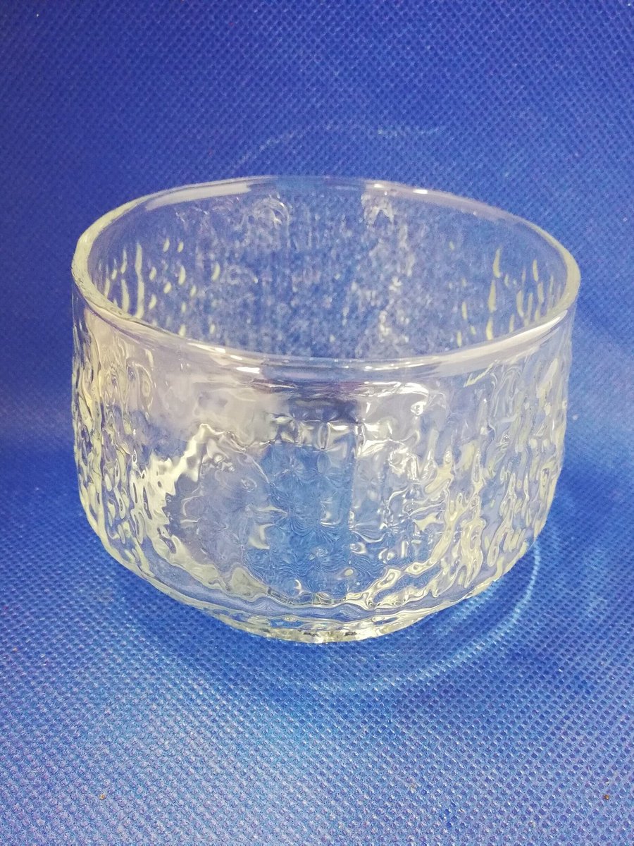 Ravenhead glass dish. Great for those summer desserts. #icecream #glassdish #retrotableware etsy.com/listing/143877…