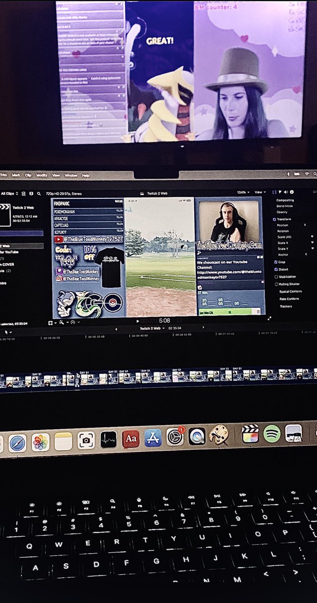 BlueToed's tweet photo. The best way to edit your #BestOfTwitch #PoGo videos for #YouTube is while watching @shneerp get a #DoubleBoost then #TripleBoost on #Giratina! #ShneerpIsMagical ✌🏼💙🐒🕹️ https://t.co/iT7nPS6Uee