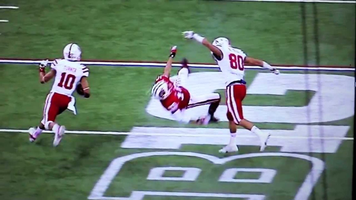 ebrandt5's tweet photo. @ESPNCFB @AFRO_THUNDER80 https://t.co/E8He6OEje9