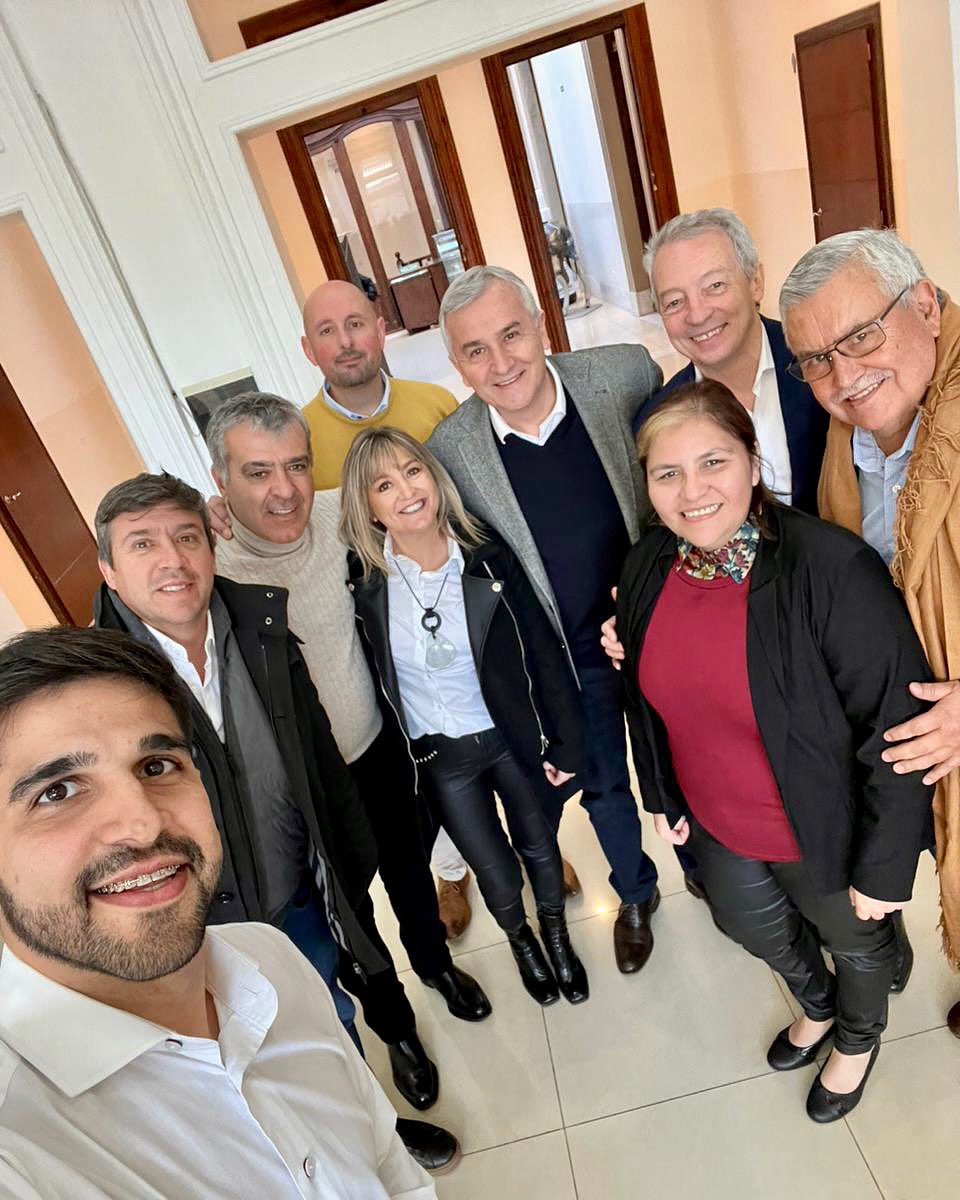 Con <a href="/GerardoMorales/">Gerardo Morales</a> apoyando a este enorme equipo que quiere cambiar Catamarca con <a href="/ManziRubenOk/">Rubén Horacio Manzi</a> como Gobernador y  Silvina Acevedo como Vicegobernadora. Vamos! 💪