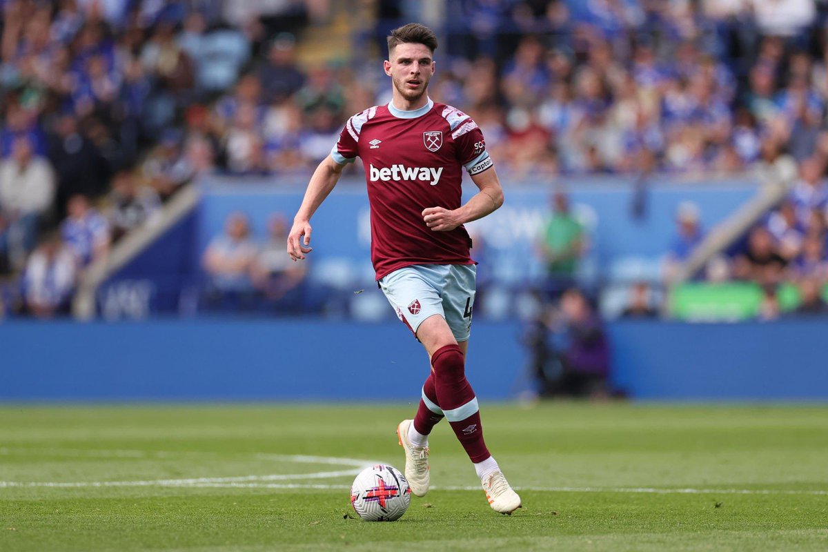 🎙️| @FabrizioRomano: “All parties are now very relaxed, Arsenal, West Ham and also the player side because there is an agreement on the fee (£100m + 5m add-ons). 

“Club record fee for Arsenal, and a historical fee for English football as Declan Rice is going to be the most…