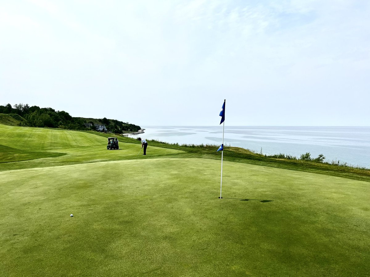 golfspybarbajo's tweet photo. A grand, grand day at Bay Harbor in Michigan. Awesome views and a really exceptional experience. #BoyneGolf https://t.co/X5JEhTrWzG