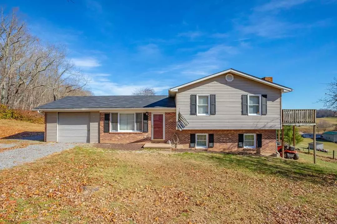 RalphJosep042's tweet photo. Price Reduced! Max Meadows
3 Bed | 1.5 Bath | 1,140 SqFt | .70 Acre | $190,000 https://t.co/4t3h5B7DdU