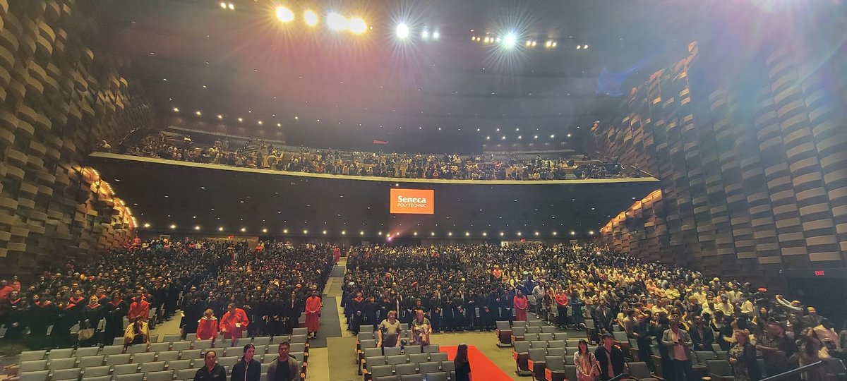 GlobalView_RB's tweet image. 2nd convocation ceremony for the Faculty of Applied Science and Engineering Technology and the final one for Summer 2023 @SenecaCollege.  A grand celebration of achievement and reaching goals!
#senecapolytechnic #senecaproud #challengeaccepted