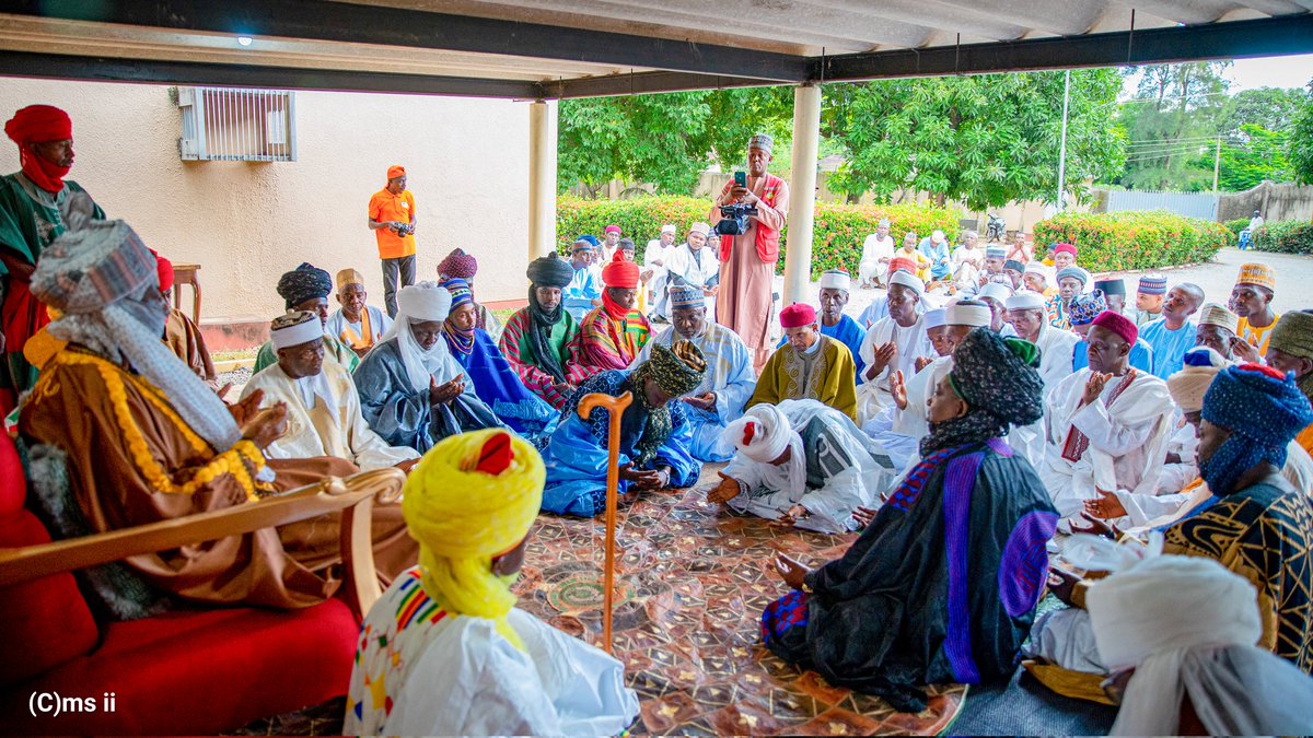 Ms_ii_studio's tweet photo. Zaman fadancin yamma Da mai martaba sarkin kano muhammadu sanusi ii sarki na 14 Grand khaliphan Tijjaniyya Nigeria 🇳🇬  Anan birnin kaduna https://t.co/vTrXp7KPLO