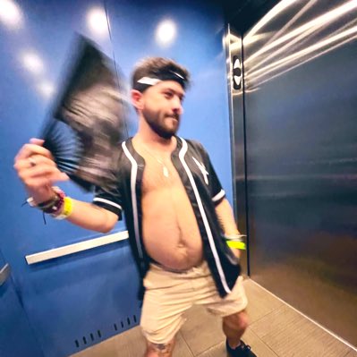 callmecarlos_'s tweet photo. #NewProfilePic https://t.co/bdoqCdZQjy